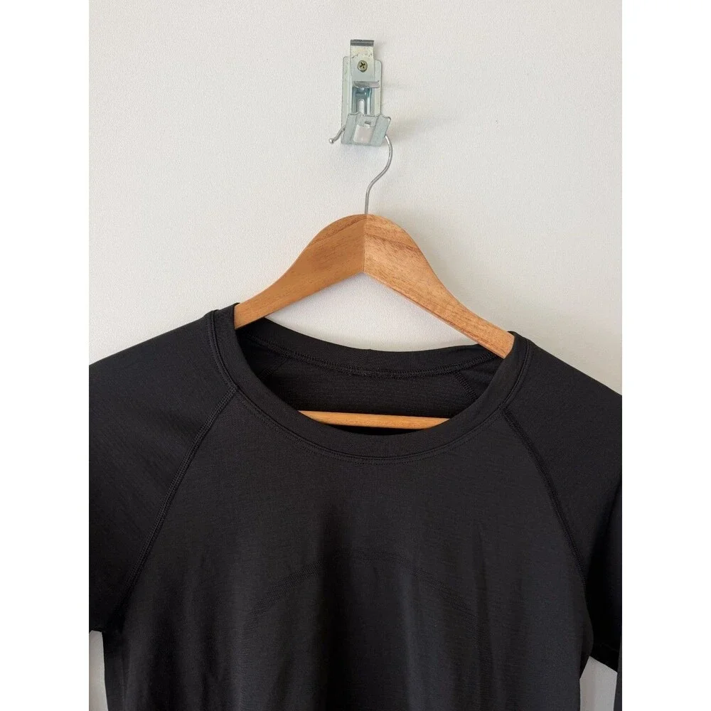Lululemon Swiftly Tech 2.0 Shirt Size 6 Black Athletic Workout Gym Top